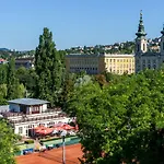 Lakeside Residences 1 Min From Metro Lägenhet Budapest