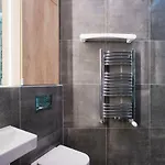 Lakeside Residences 1 Min From Metro Budapest