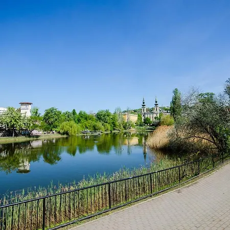 Lakeside Residences 1 Min From Metro Budapest