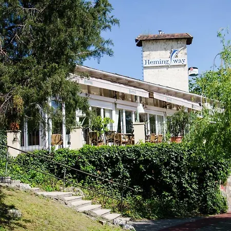 Apartment Lakeside Residences 1 Min From Metro *