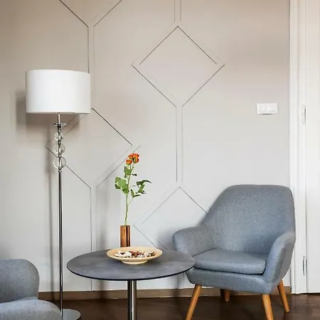 Lakeside Residences 1 Min From Metro