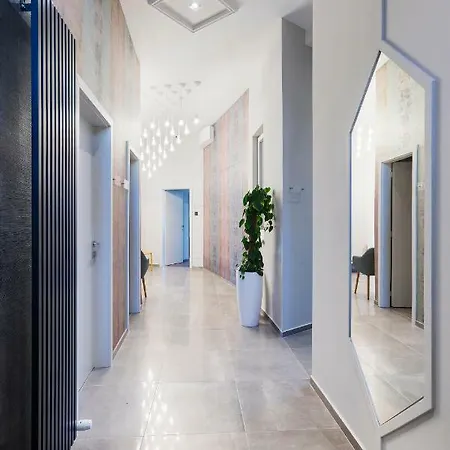 Lakeside Residences 1 Min From Metro *