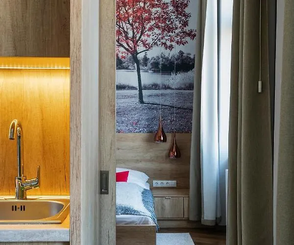 Lakeside Residences 1 Min From Metro *