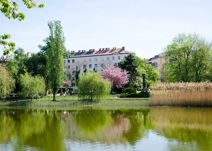Lakeside Residences 1 Min From Metro Apartment *