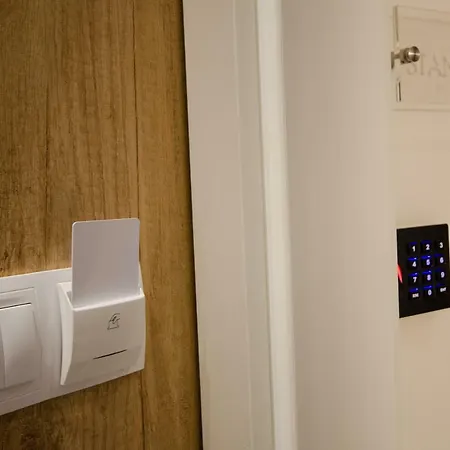 Lakeside Residences 1 Min From Metro