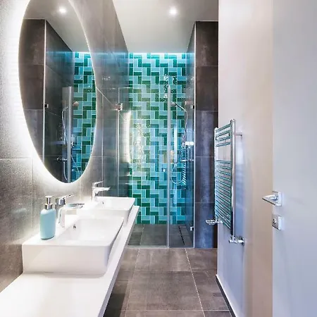 Lakeside Residences 1 Min From Metro דירה *