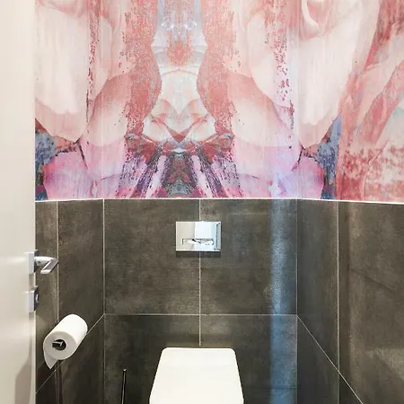 Lakeside Residences 1 Min From Metro