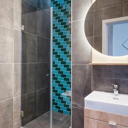 Lakeside Residences 1 Min From Metro דירה *