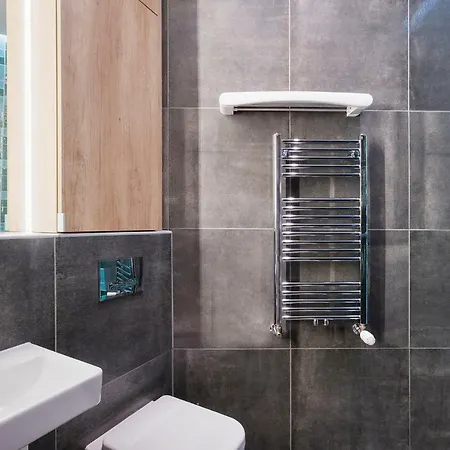 Lakeside Residences 1 Min From Metro בודפשט