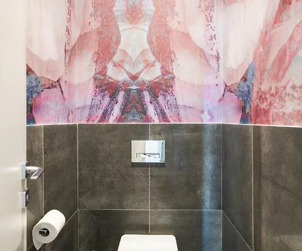 Lakeside Residences 1 Min From Metro